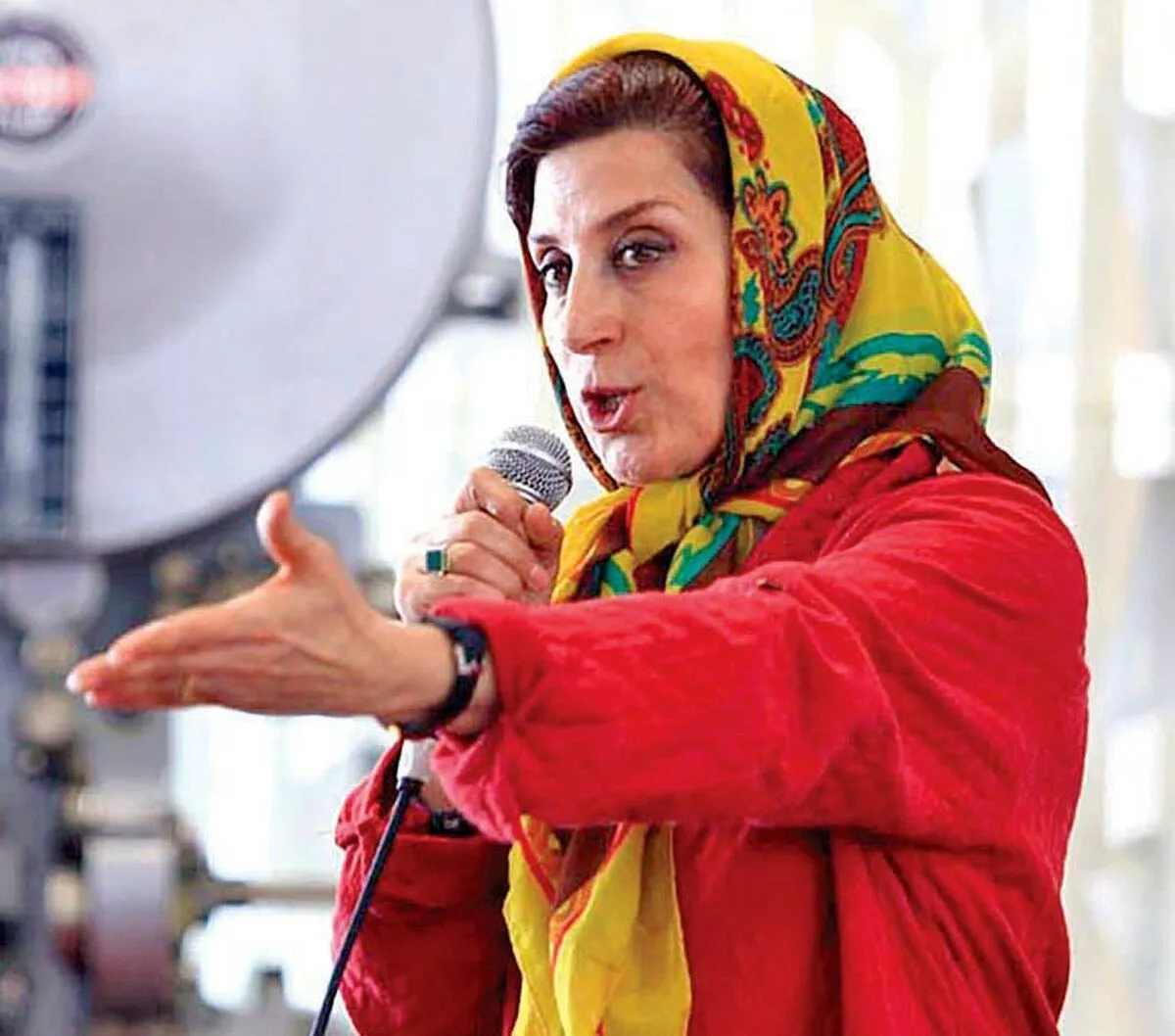 چرا مشکل بازیگران خوب همچون ترانه علیدوستی و فاطمه معتمدآریا را حل نمی‌کنید؟