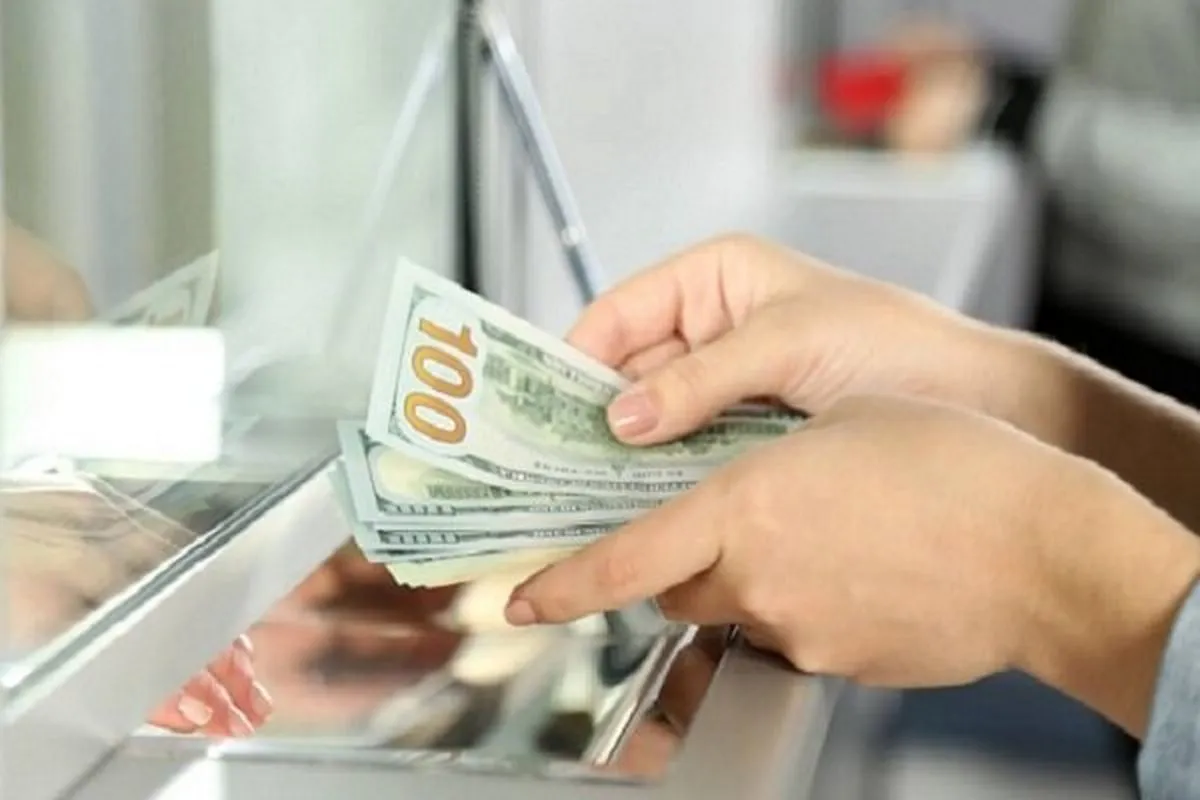 افزایش دوباره قیمت دلار؛ اثر سهمیه‌بندی بنزین و نااطمینانی‌ها