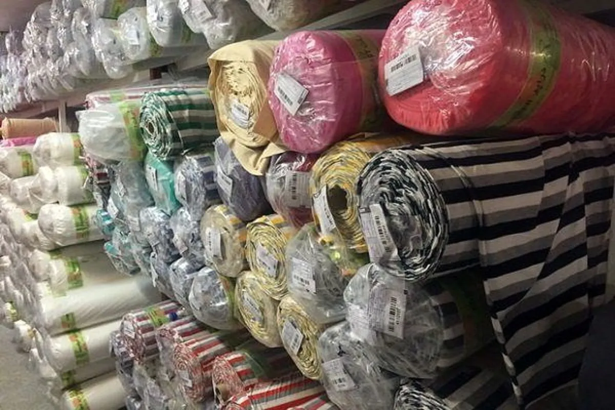 کشف انبار بزرگ پارچه‌ قاچاق در تهران