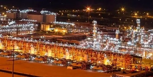 آتش سوزی در کارخانه مصنوعات پلاستیکی + عکس
