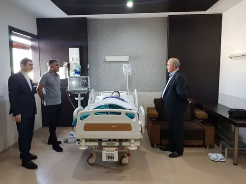 وضع قلعه&zwnj;نویی روی تخت بیمارستان بعداز جراحی