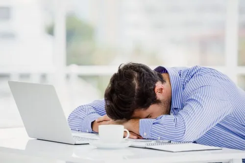 علت بی&zwnj;حالی و خستگی بدن کمبود کدام ویتامین است؟