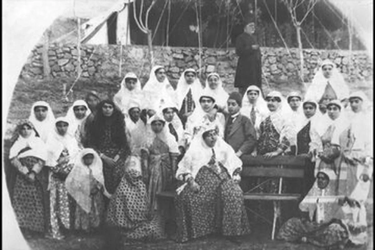  کدام فرزند ناصرالدین شاه قاجار در انقلاب ۵۷ حضور داشت؟ + عکس