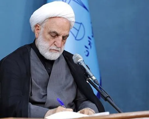 دیدار پزشکیان با خانواده دو شهید مسیحی دفاع مقدس