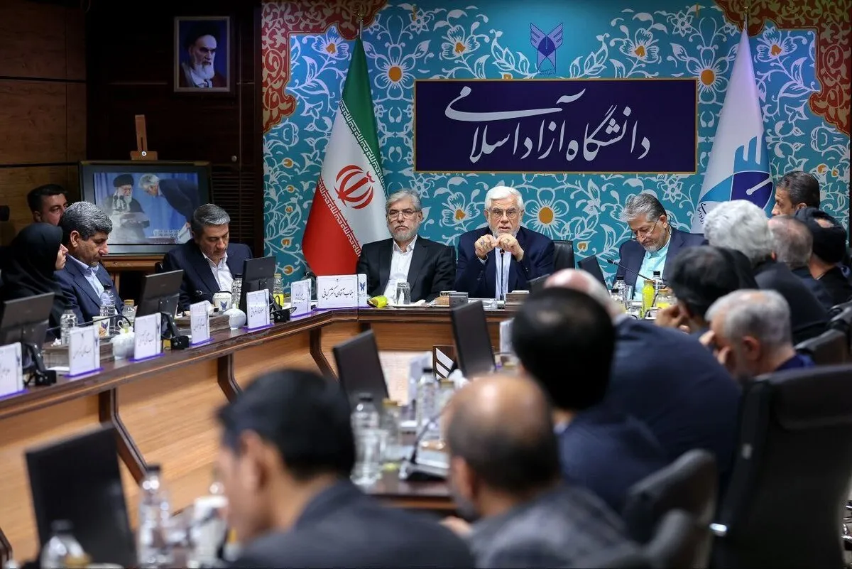 عارف: دانشگاه باید هم پژوهش‌محور و هم جامعه‌محور باشد