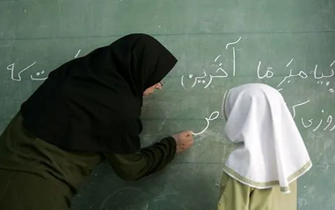 میانگین حقوق معلمان پایین‌تر از کارمندان دولت شد