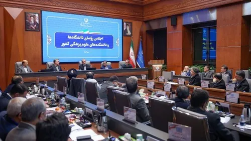 رئیس&zwnj;جمهور: با این شیوه عرضه دارو نمی&zwnj;توان به عدالت رسید