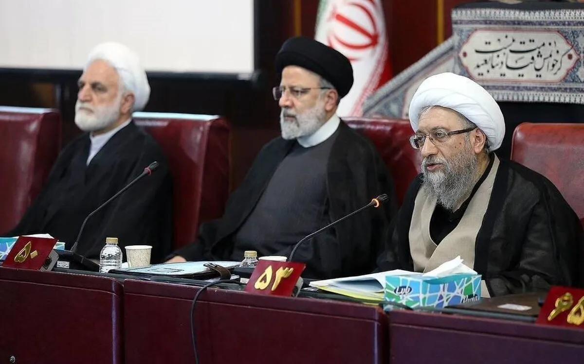 پایانِ سکوت آملی لاریجانی مقابل مجلس