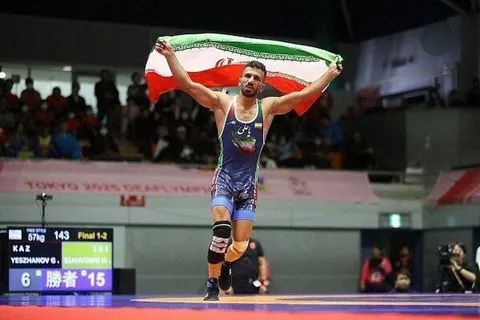 آغاز روز دهم با طلایی شدن کشتی آزاد