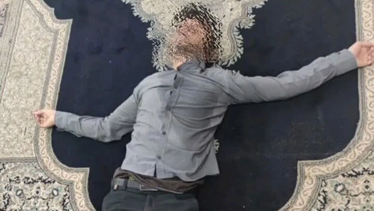 ضرب و شتم یک معلم در کلاس درس