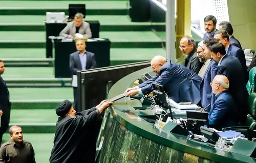 دولت با افزایش حقوق&zwnj;ها مخالف کرد، با بودجه&zwnj; صعودیِ صداوسیما موافقت