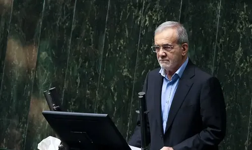 پزشکیان: وزیر ارتباطات درحال برنامه‌ریزی برای از بین‌بردن چهارچوب‌های فیلترینگ هستند