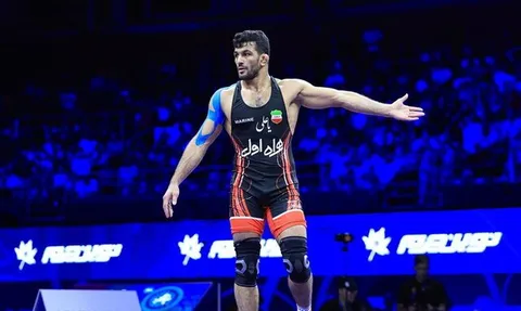 حضور برادرزاده حسن یزدانی روی تشک کشتی+ فیلم