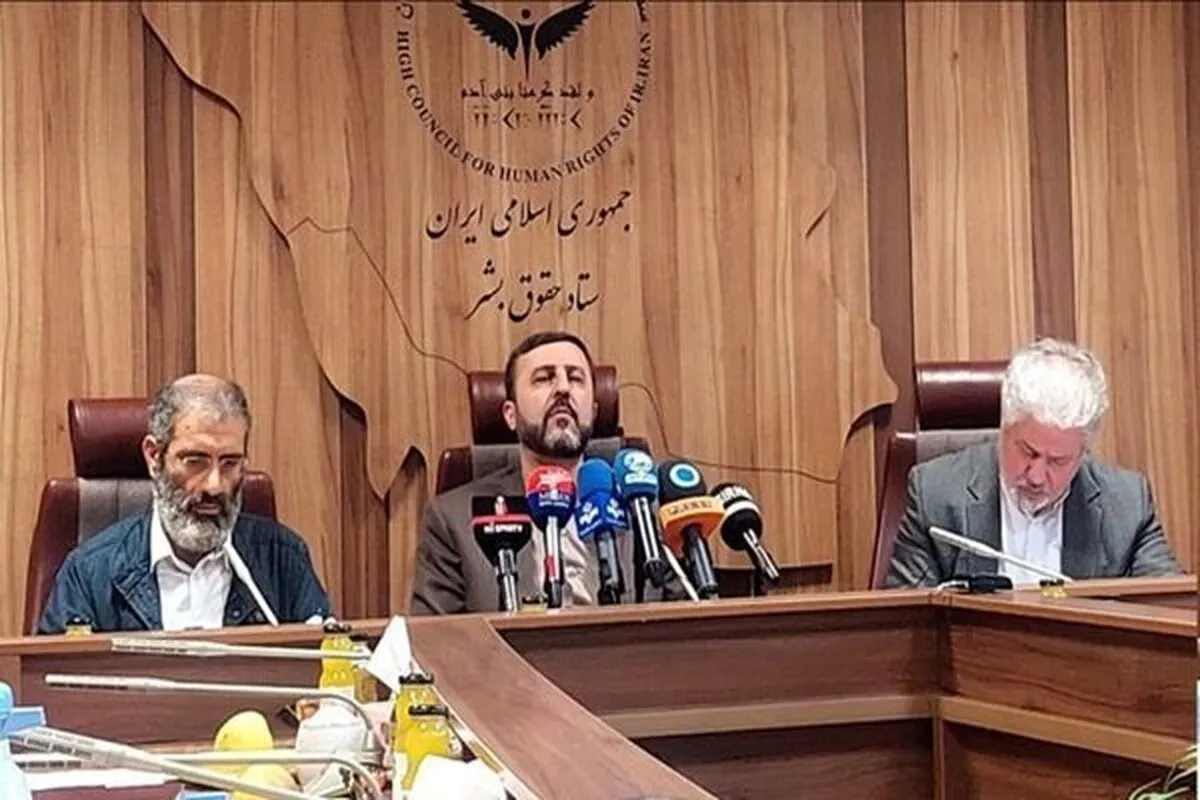 ‌می‌گویند زندان‌های شما هتل است!