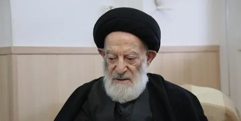 یک مرجع تقلید در بیمارستان بستری شد