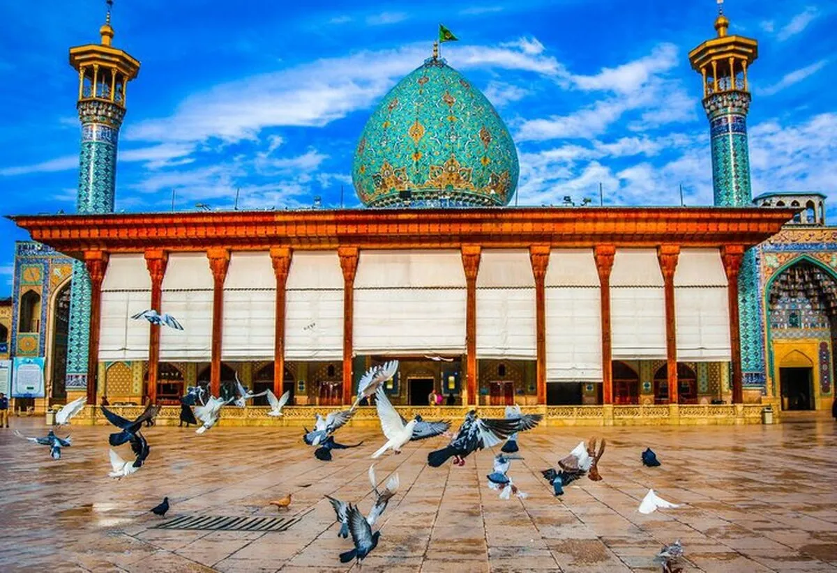 ۱۴ اردیبهشت روز شاهچراغ