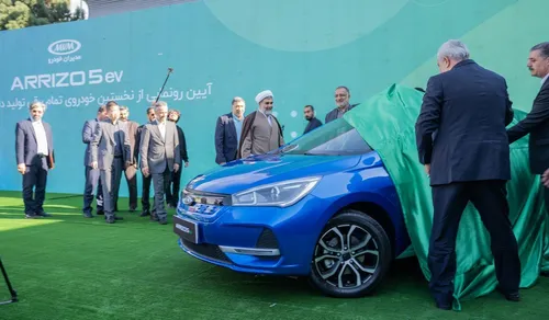 با حضور وزیر صمت و شهردار تهران از خودروی تمام چینی برقی به نام تولید داخل رونمایی شد + فیلم
