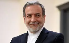 مجری بی تربیت تلویزیون هند به عراقچی توهین کرد
