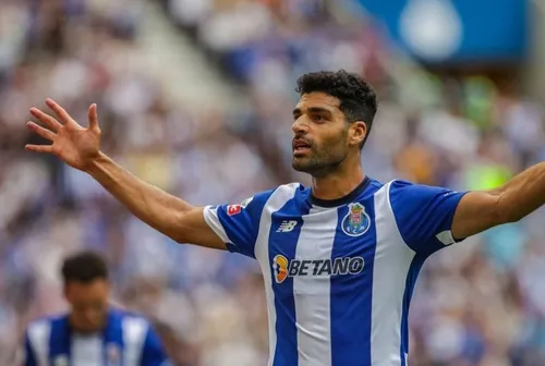 طارمی بهترین بازیکن زمین شد