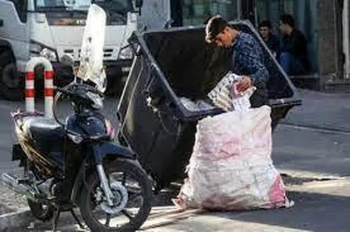 اقدام جالب یک شهروند هنگام دور انداختن زباله‌ + عکس