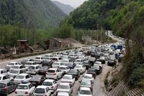 ترافیک شدید خودرو&zwnj;ها در جاده&zwnj;های منتهی به مازندران