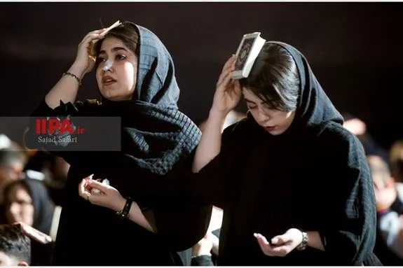 زنان و دخترانی که با حجاب‌های گوناگون به مراسم «احیا» رفتند + عکس