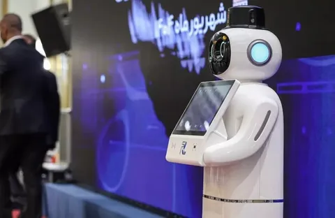 اولین ربات وکیل در ایران رونمایی شد