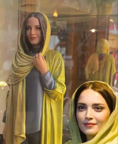 بهنوش طباطبایی تزیینی در خانه مادر