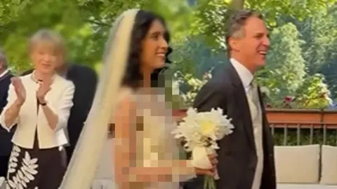 ازدواج رؤیایی ساچا و شیلا در قلعه‌ای کنار دریاچه اتریش