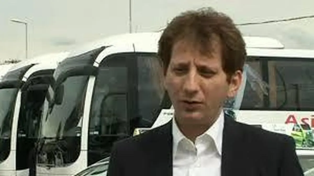 بابک زنجانی از اتوبوس‌های فوق لاکچریش رونمایی کرد+ فیلم