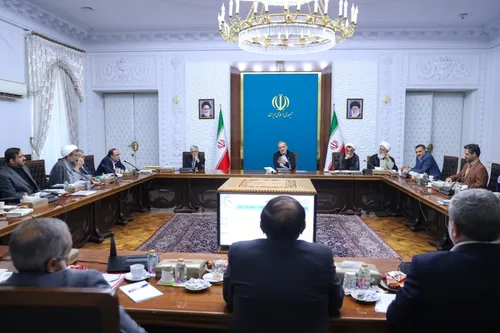 راهی جز حرکت همراه با مردم و جلب رضایت آنان وجود ندارد