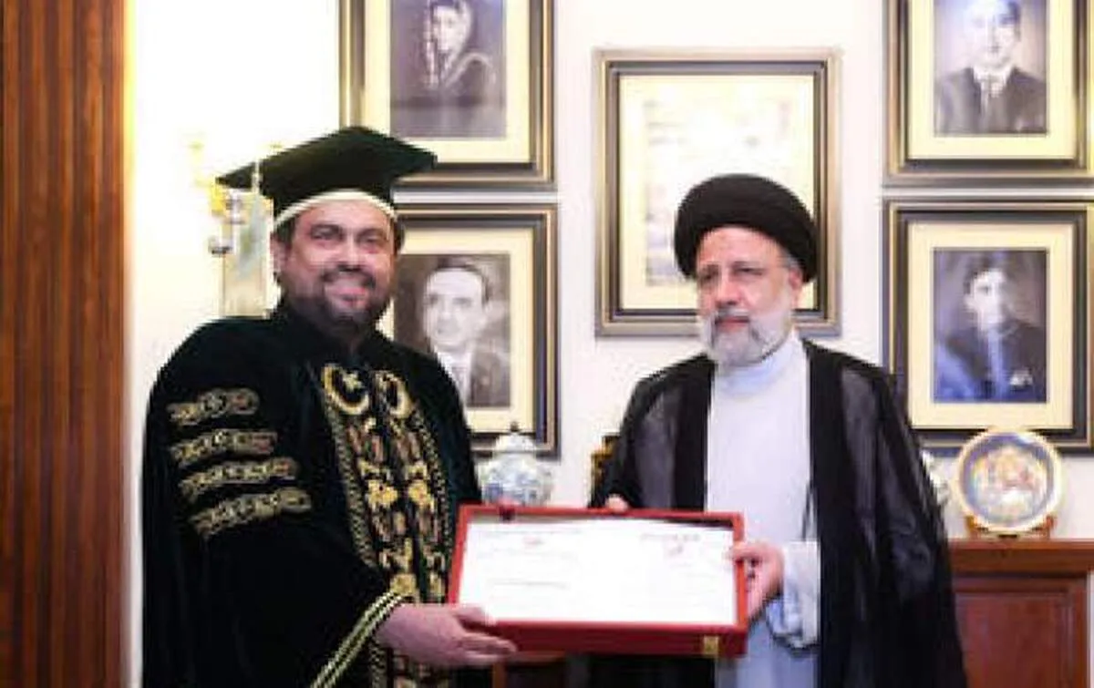 بررسی ادعا‌ها درباره مدرک دکترای افتخاری رئیسی