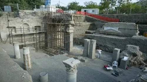 نخستین امپراتور روم کجا دفن شد؟