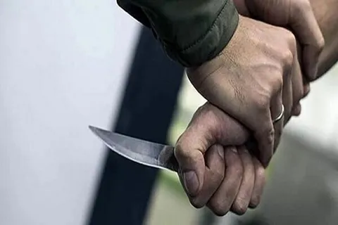 ببینید| یکی از اراذل و اوباش اسلامشهر پس از لات بازی برای پلیس