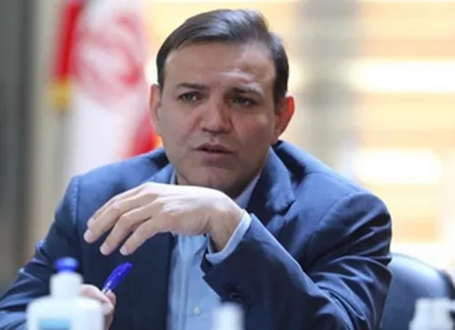 مگر عزیزی خادم در فوتبال بوده که کمیته اخلاق او را محروم کرده؟