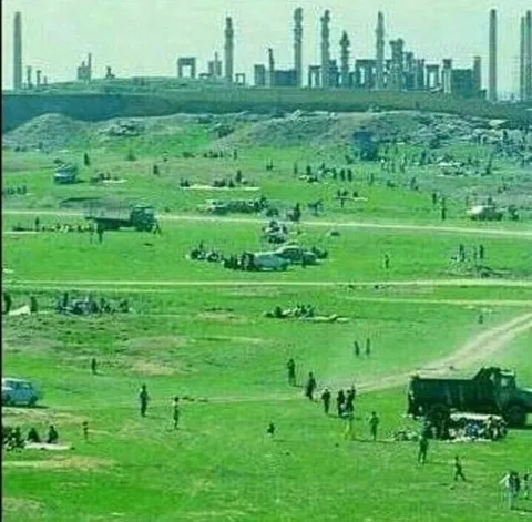 تخت‌ جمشید و عکسی هشدارآمیز