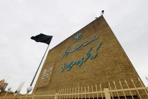 مخالفت با طرح بلیت دلاری برای مسافران غیرایرانی