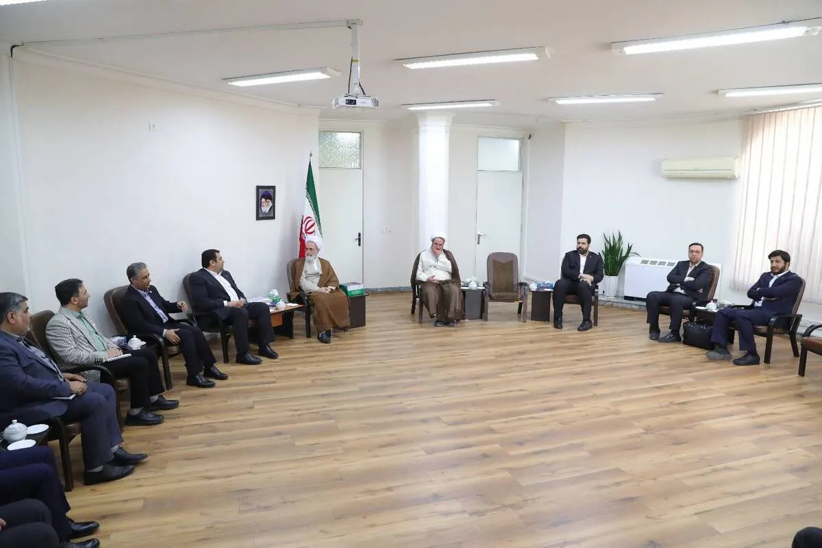 مدیرعامل بانک ملی ایران با آیات عظام و مراجع تقلید دیدار و گفتگو کرد