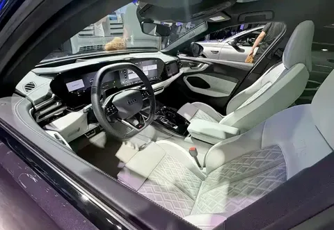 اولین خودرو بنزینی جهان با سیستم رانندگی هوشمند هوآوی