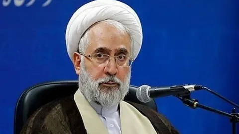 کسی از فضای مجازی محروم نمی‌شود