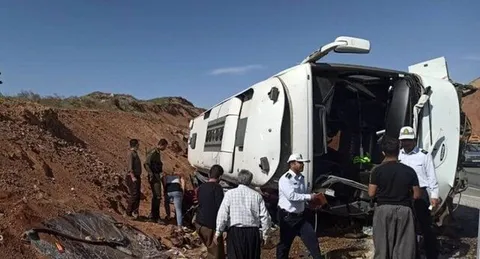 تصادف اتوبوس دانشجویان پیراپزشکی در جاده سمنان