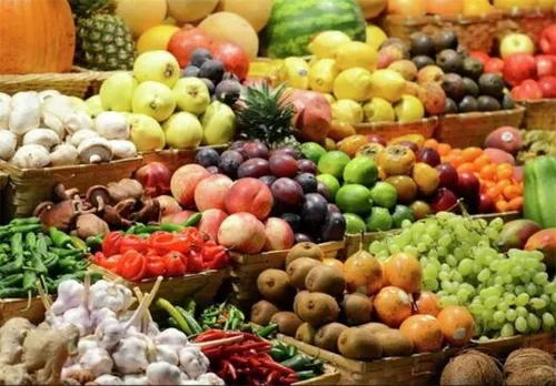 بازار در آستانه شب یلدا