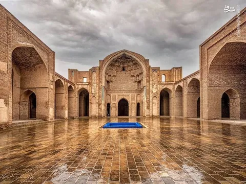 نمایی از مسجد جامع زیبای ورامین