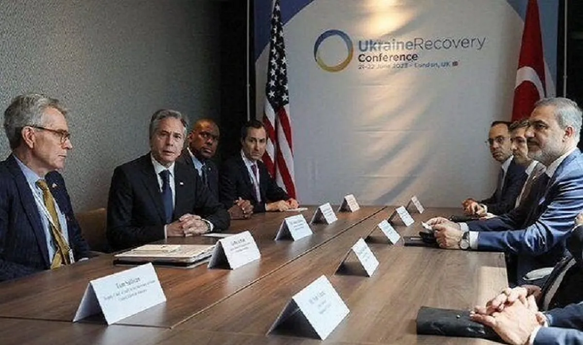 گفتگوی وزاری خارجه ترکیه و آمریکا با محوریت ناتو