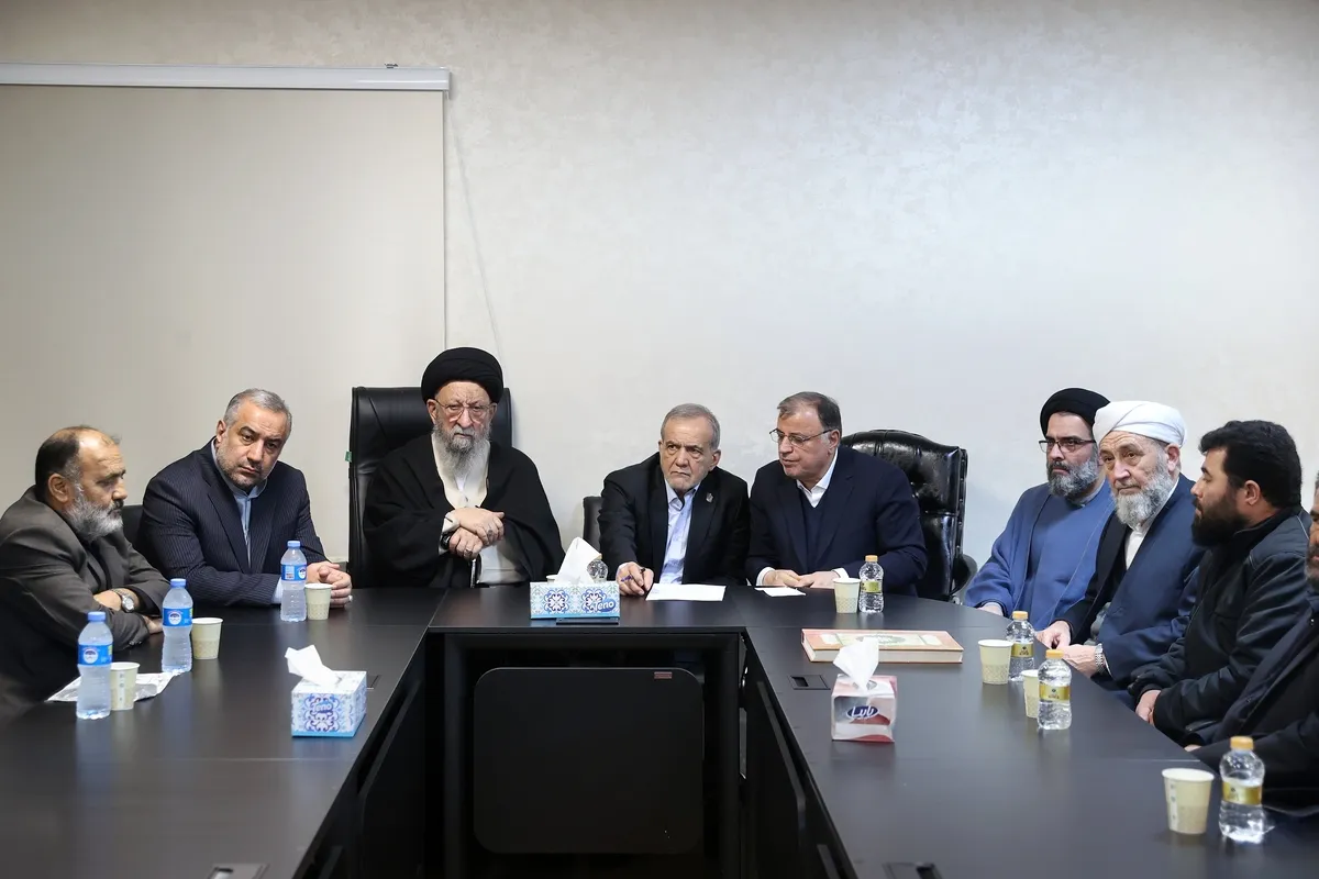 فیلم+ پزشکیان در دیدار با خانواده جانباختگان حوادث ۱۴۰۴ چه گفت؟