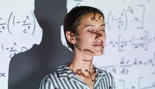 سالروز تولد بانوی نابغه‌ی ایرانی ریاضیات مریم میرزاخانی گرامی