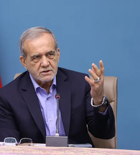 سفر به قطب جنوب شهرام دبیری موجب عزل وی از معاون پارلمانی شد