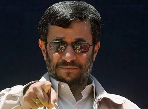 تصاویر متفاوت محمود احمدی نژاد برای دست ندادن با زنان