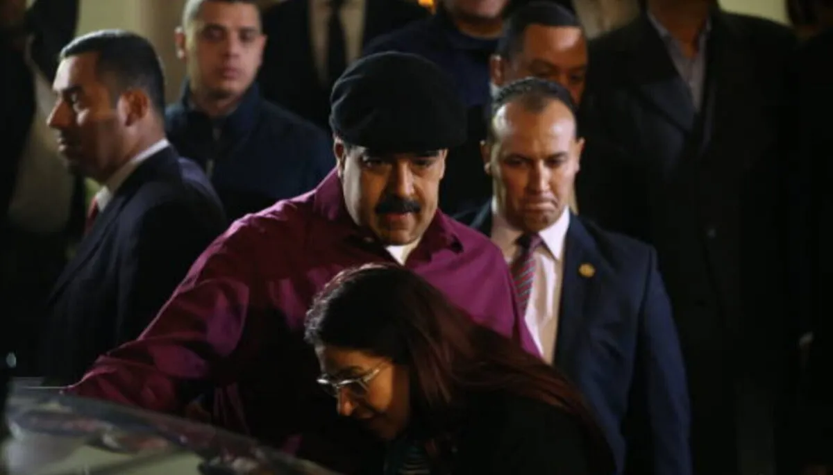 ترامپ: مادورو و همسر وی را دستگیر و از ونزوئلا خارج کردیم+ عکس