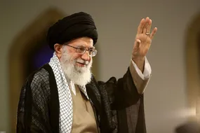 فیلم کامل خطبه اول رهبر معظم انقلاب